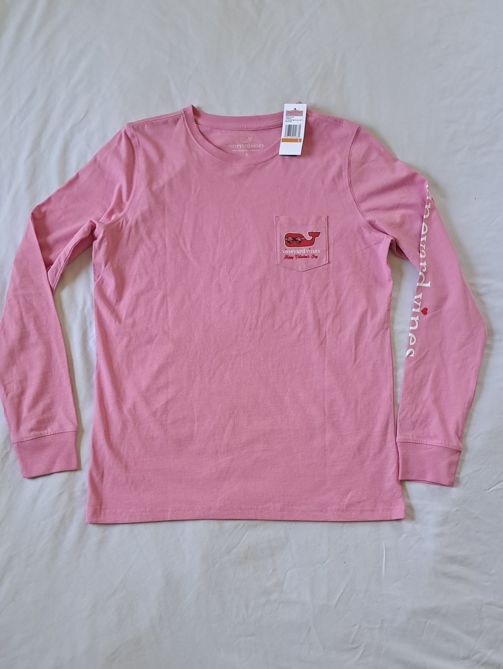 Vineyard Vines Long-Sleeve Valentine's Day Pocket Tee in Tea Rose Pink Size S
